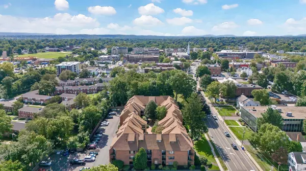 38 North Main Street #APT 30, West Hartford, CT 06107