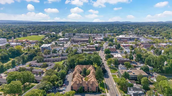 38 North Main Street #APT 30, West Hartford, CT 06107