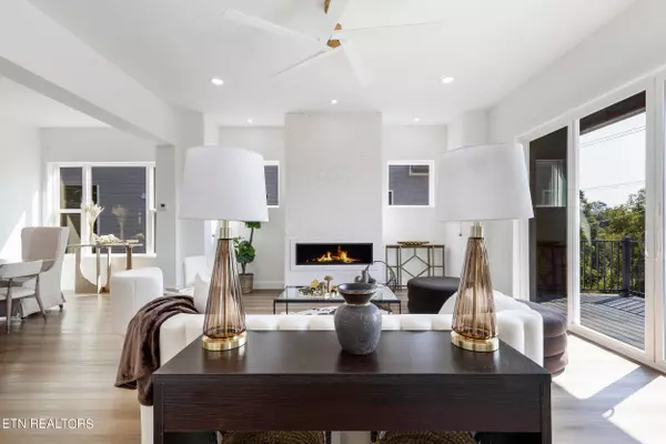 2319 Riverside DR #2319, Knoxville, TN 37914