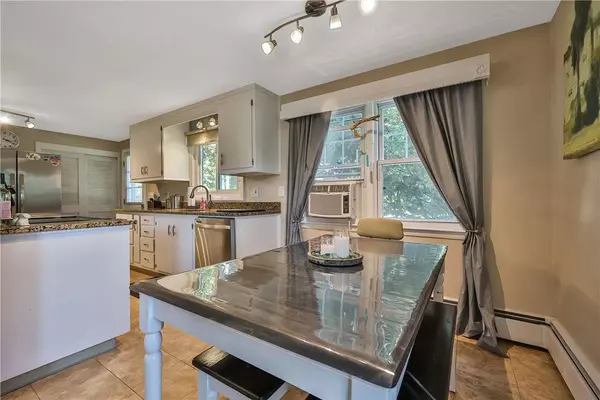 174 Stillwater RD, Smithfield, RI 02917