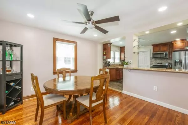 2 Glenwood St, Clifton City, NJ 07013