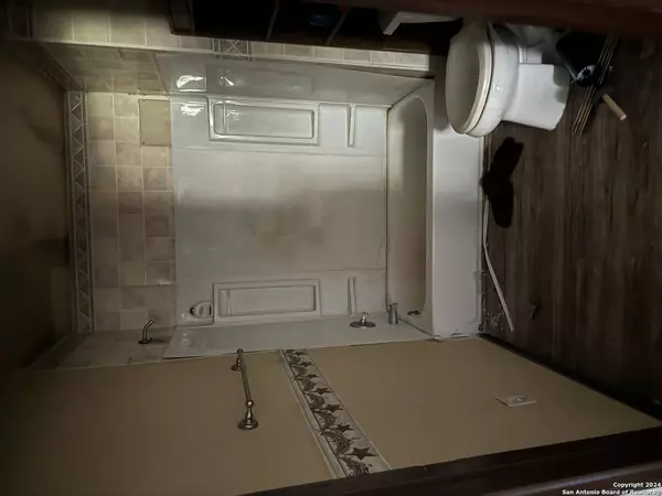 625 Dawnridge Dr, Poteet, TX 78065