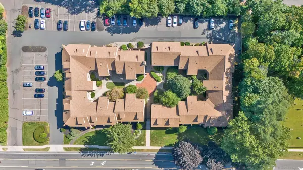 38 North Main Street #APT 30, West Hartford, CT 06107