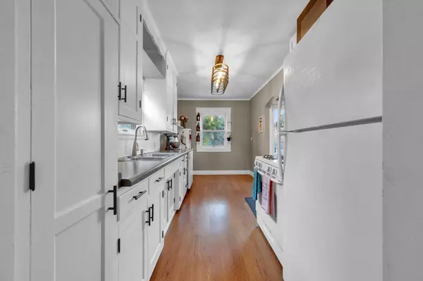 705 Cottage AVE E, Saint Paul, MN 55106