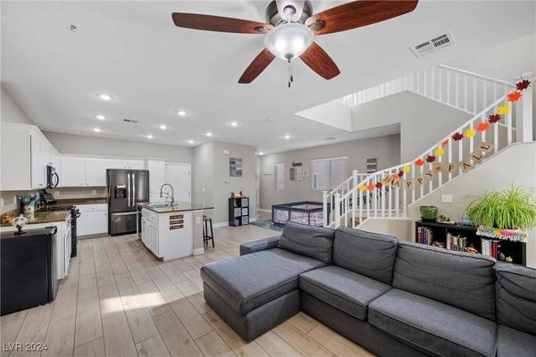 9389 Black Wolf Avenue, Las Vegas, NV 89178