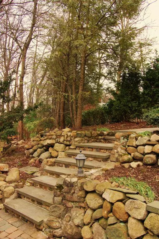 28 Riverview Ct, Secaucus Town, NJ 07094