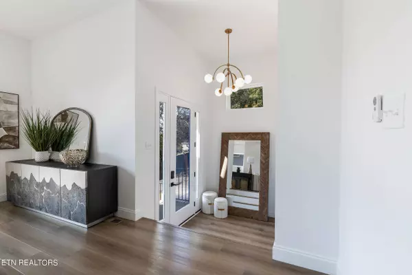 2319 Riverside DR #2319, Knoxville, TN 37914