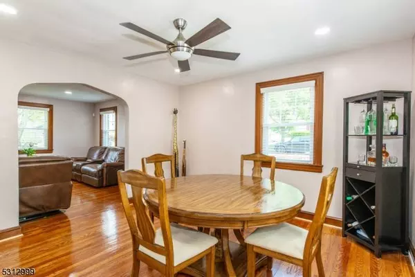 2 Glenwood St, Clifton City, NJ 07013