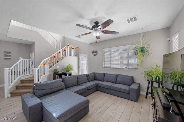 9389 Black Wolf Avenue, Las Vegas, NV 89178