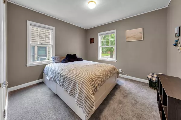 705 Cottage AVE E, Saint Paul, MN 55106