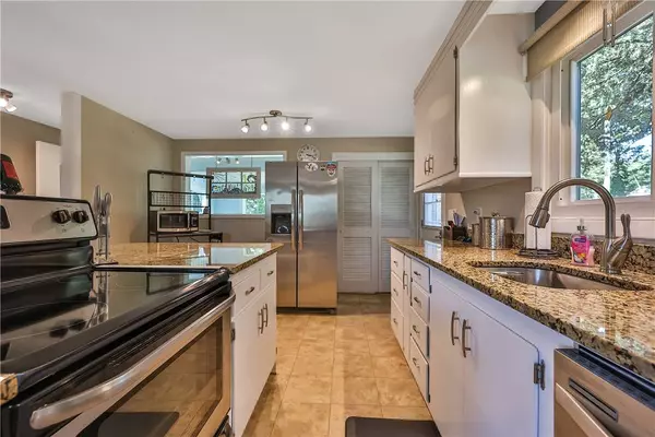 174 Stillwater RD, Smithfield, RI 02917