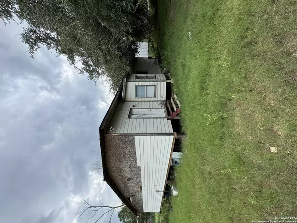 625 Dawnridge Dr, Poteet, TX 78065