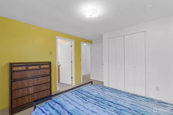 16 Pleasant Point, Skamokawa, WA 98647