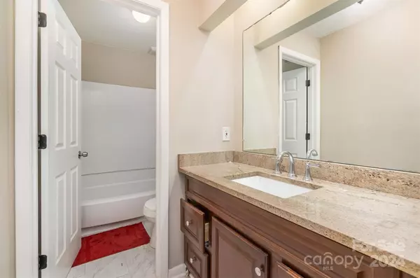 4401 Sharon Chase DR #E, Charlotte, NC 28215