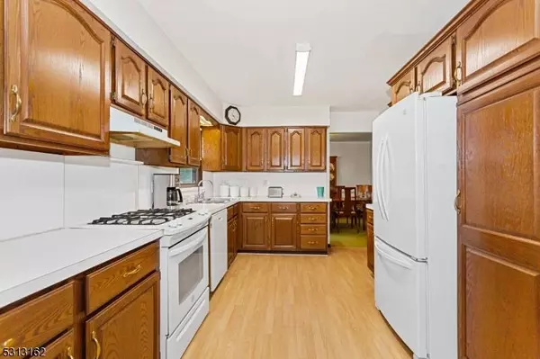 5 Blackfoot Trl, Oakland Boro, NJ 07436