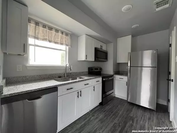 7567 WINDSOR OAKS, San Antonio, TX 78239-3566