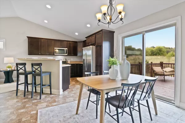 1137 Legacy Pkwy, New Richmond, WI 54017