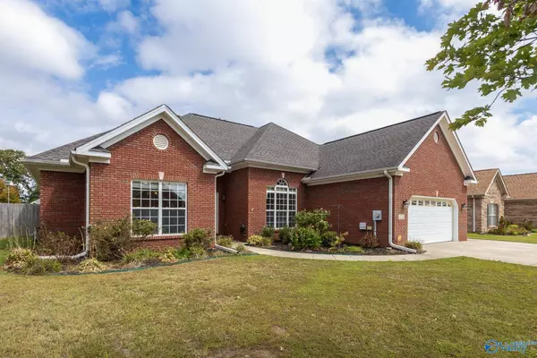 2222 Naples Drive SW, Decatur, AL 35603