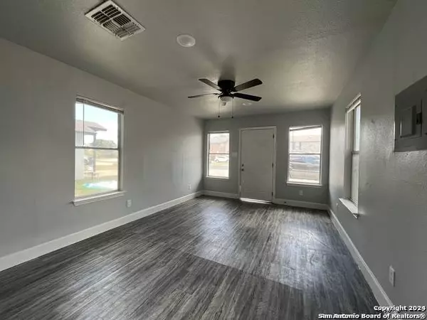 7567 WINDSOR OAKS, San Antonio, TX 78239-3566