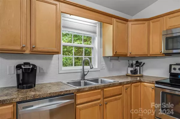 2310 39th Avenue CT NE, Hickory, NC 28601