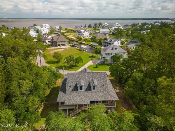 124 Basswood Drive, Pass Christian, MS 39571