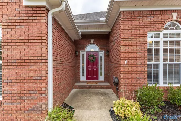 2222 Naples Drive SW, Decatur, AL 35603