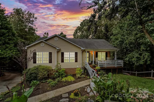 2310 39th Avenue CT NE, Hickory, NC 28601