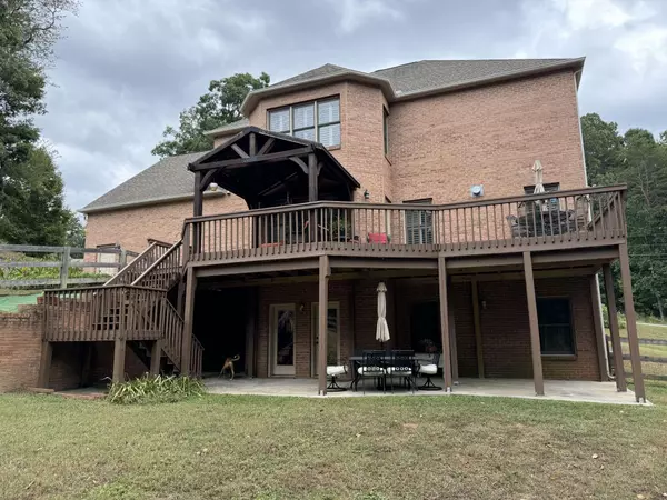 1028 Chula Vista Dr, Friendsville, TN 37737