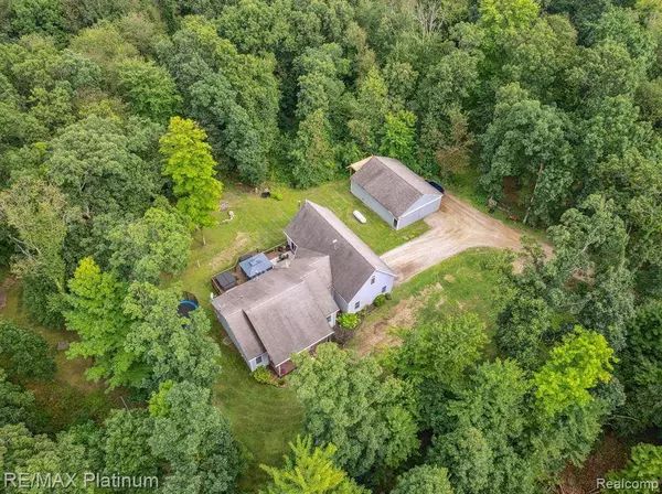 18364 WALNUT Lane, Gregory, MI 48137