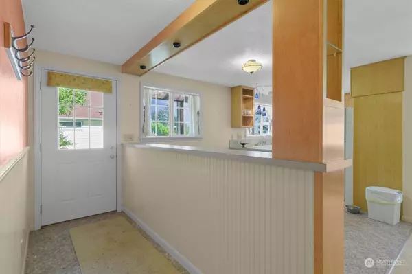 16 Pleasant Point, Skamokawa, WA 98647