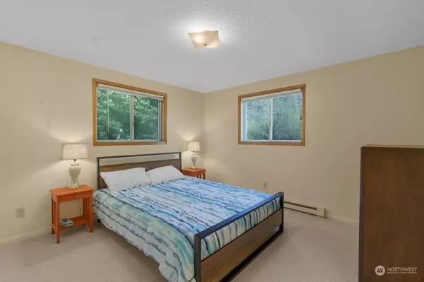 16 Pleasant Point, Skamokawa, WA 98647