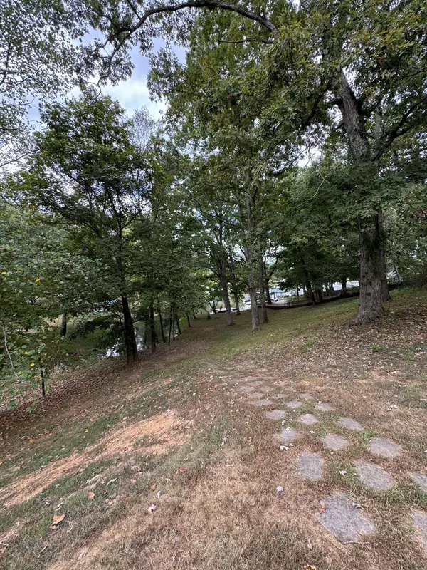 1028 Chula Vista Dr, Friendsville, TN 37737