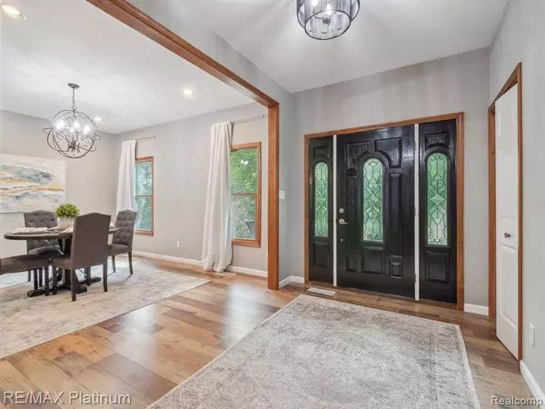 18364 WALNUT Lane, Gregory, MI 48137