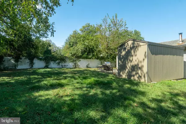 1025 MICAWBER DR, Williamstown, NJ 08094