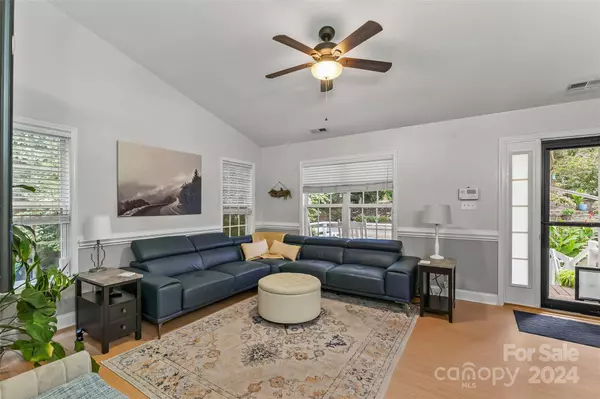 2310 39th Avenue CT NE, Hickory, NC 28601