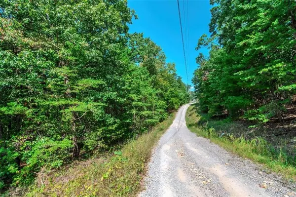 525-52 Quail WAY, Jasper, GA 30143