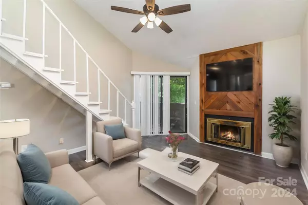 4401 Sharon Chase DR #E, Charlotte, NC 28215