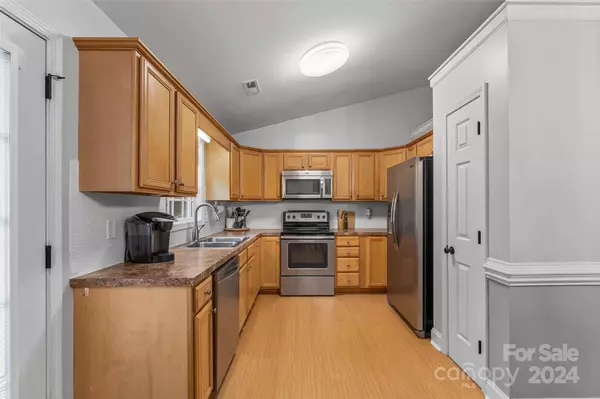 2310 39th Avenue CT NE, Hickory, NC 28601