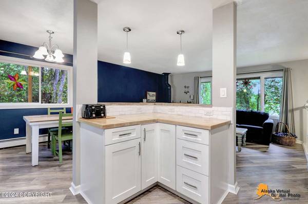 7131 Shooresin CIR, Anchorage, AK 99504