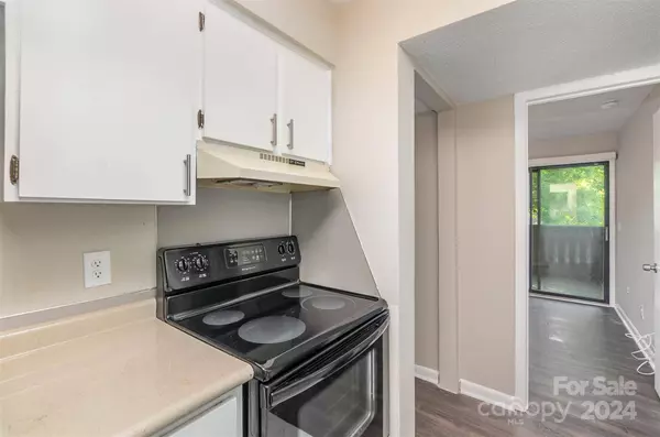 4401 Sharon Chase DR #E, Charlotte, NC 28215