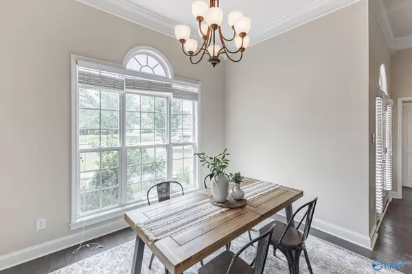 2222 Naples Drive SW, Decatur, AL 35603