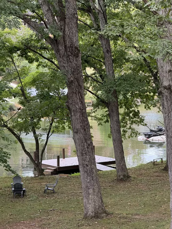 1028 Chula Vista Dr, Friendsville, TN 37737