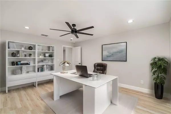 213 SW 11TH PL, Cape Coral, FL 33991