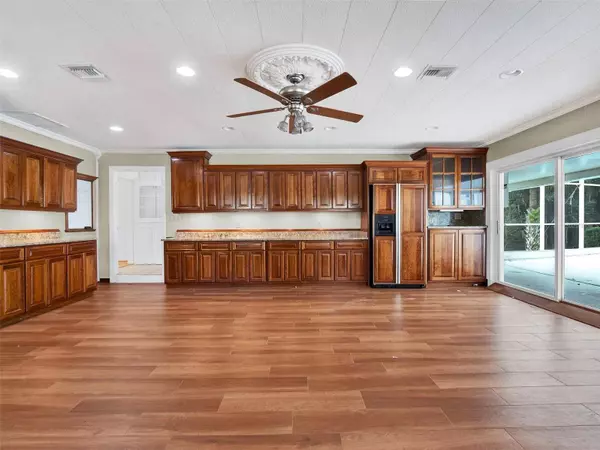 1232 LAKEVIEW DR, Eustis, FL 32726