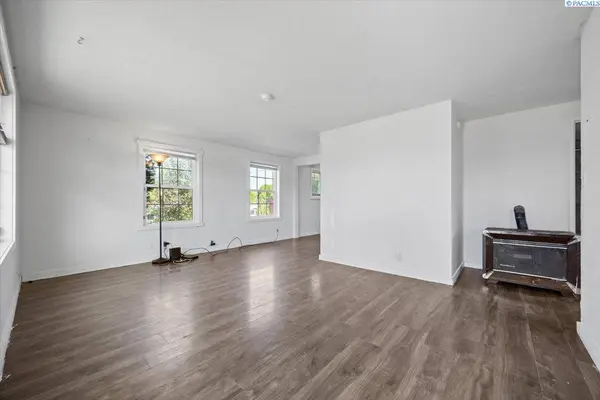 1304 Heffron, Sunnyside, WA 98944