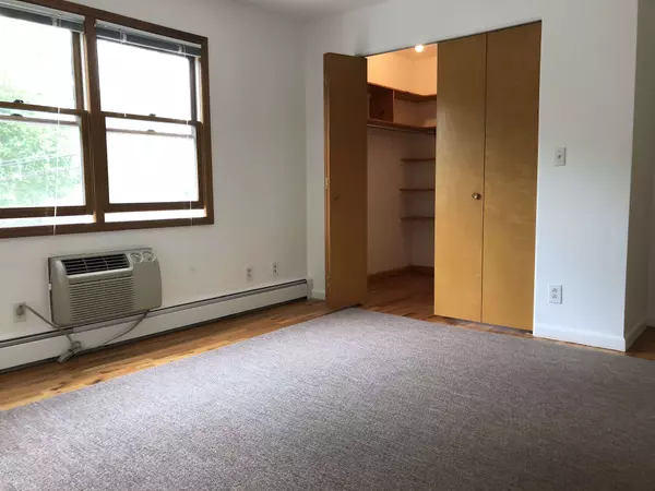 155 Lake St, West Harrison, NY 10604-1903