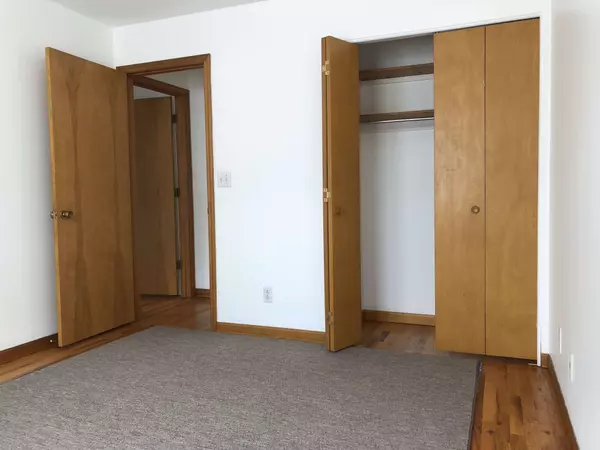 155 Lake St, West Harrison, NY 10604-1903