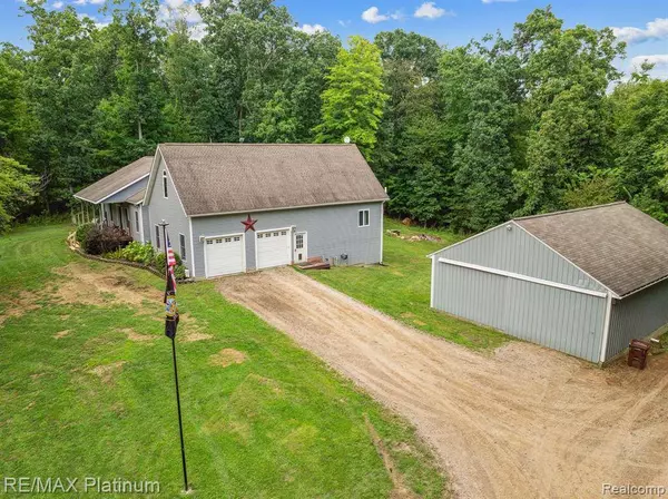 18364 WALNUT Lane, Gregory, MI 48137