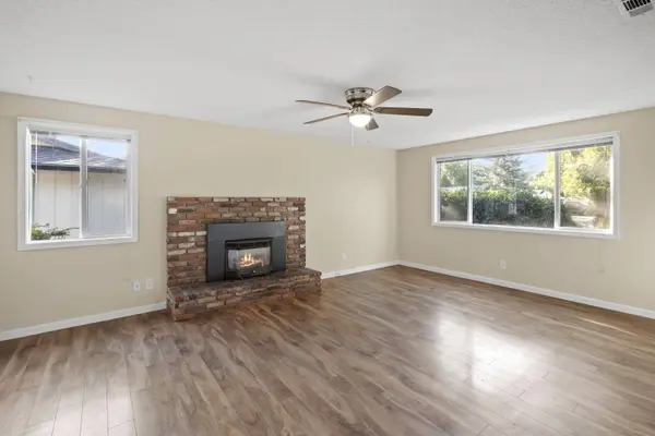 600 Elm WAY, Eagle Point, OR 97524