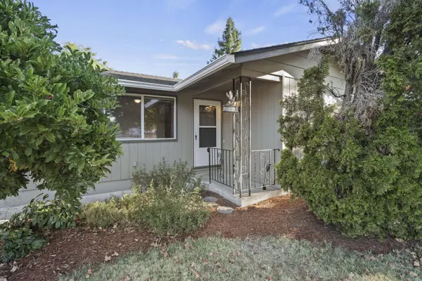 600 Elm WAY, Eagle Point, OR 97524